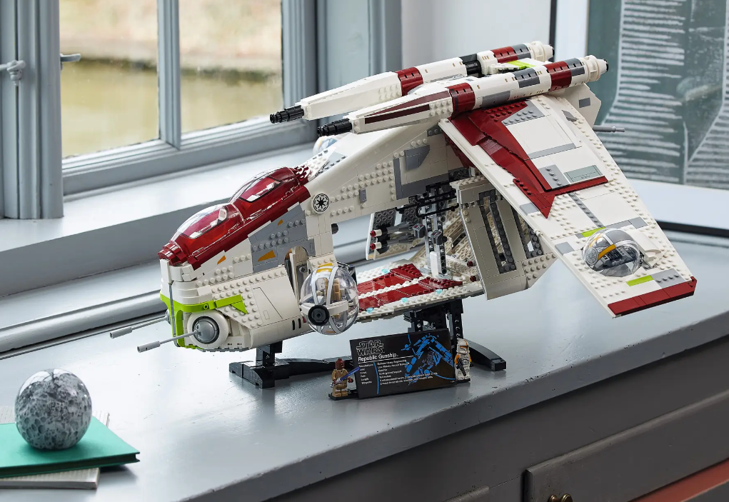 LEGO L’hélicoptère de combat de la République